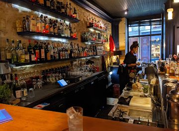 france/paris/le-marais/bar/little-red-door