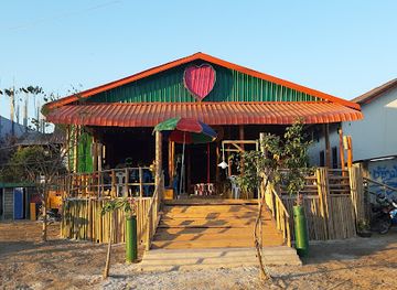 laos/phonsavan/bar/first-love-bar1