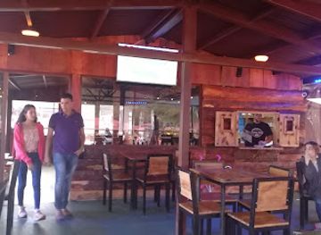 panama/boquete/bar/restaurante-bar-asados-termino-medio