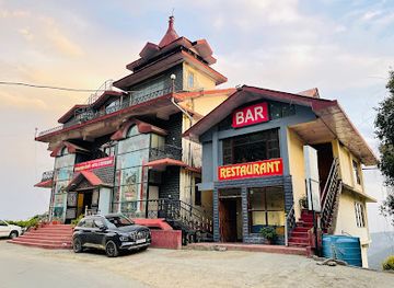 india/the-himalayas/bar/hotel-himalayan-escape-restaurant-luxurious-stays-in-the-lap-of-nature