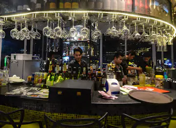La Vogue Sky Bar/ SS