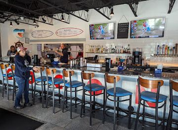 south-carolina/folly-beach/bar/coconut-joe-s