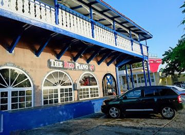 sint-maarten/cul-de-sac/bar/the-red-piano-sxm