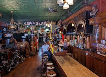 illinois/mississippi-palisades-state-park/bar/iron-horse-social-club