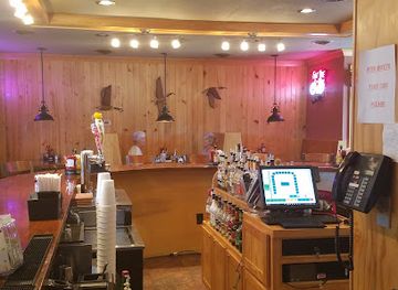 north-carolina/albemarle-pamlico-peninsula/bar/tuckers-sports-bar-grille