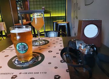 ukraine/chernivtsi/bar/chorni-vivtsi