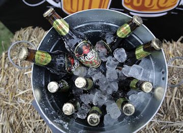 albania/tirana/skanderbeg-square/bar/book-beer-albania