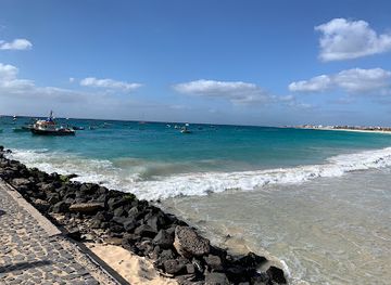 cabo-verde/praia-de-atalaia/bar/bar-da-praia