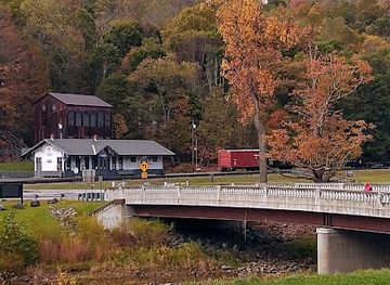 west-virginia/monongahela-national-forest/bar/bear-creek-lodge