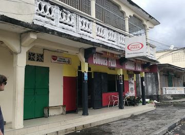 comoros/moroni/bar/comores-pizza