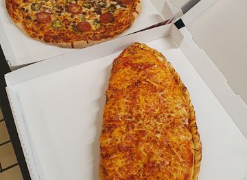 faroe-islands/vagur/bar/avocado-pizza