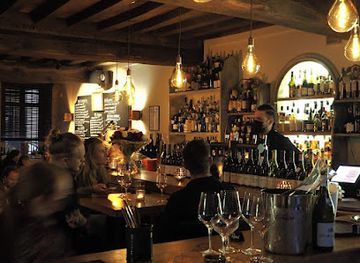 france/burgundy-vineyards/bar/le-bout-du-monde