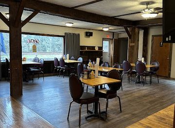 pennsylvania/bald-eagle-state-park/bar/eagle-view-saloon