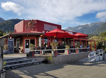 new-zealand/fox-glacier/bar/cafe-neve