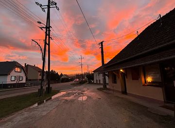 hungary/szigetkoz/bar/suli-kocsma