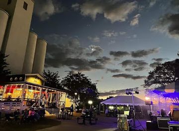 Red Bluff Bar at the Silos