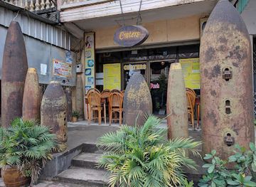 laos/phonsavan/bar/craters-restaurant-coffe
