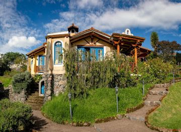 ecuador/quilotoa-crater-lake/bar/llullu-llama-mountain-lodge