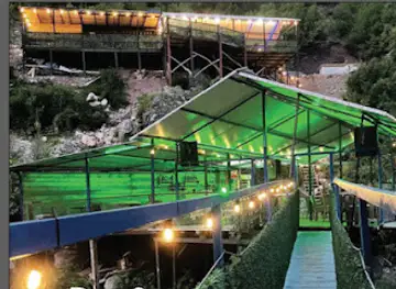 Bar&Grill & Music Waterfall