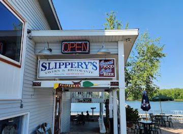 minnesota/boundary-waters-canoe-area-wilderness/bar/slippery-s-bar-grill