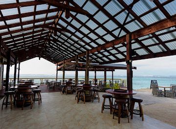 cook-islands/arorangi/bar/captain-andy-s-beach-bar-grill