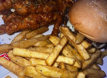 saint-vincent-and-the-grenadines/kingstown/bar/bazodee