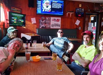maine/penobscot-county/bar/cap-s-tavern