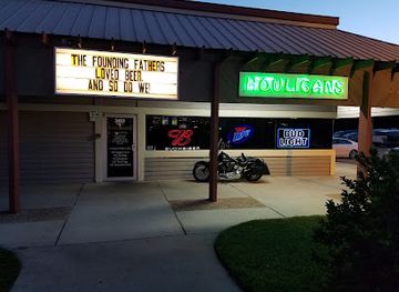 Houligans Irish Pub