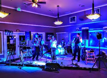 idaho/ponderosa-state-park/bar/banyans-on-the-green