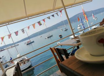 montenegro/tivat/bar/caffe-bar-regata