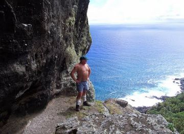 pitcairn-islands/bounty-bay-settlement/bar/christian-s-cave