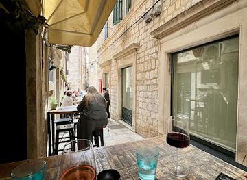 croatia/dubrovnik/bar/wine-bar-skar-dubrovnik-old-town