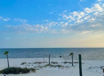 mississippi/gulf-coast-beaches/bar/lucy-s-retired-surfers-bar-restaurant