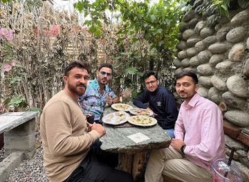 pakistan/karimabad/bar/cafe-culture-hunza