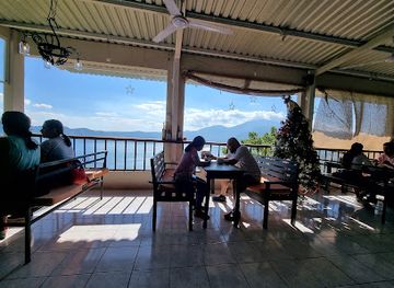 el-salvador/lake-coatepeque/bar/tekunal-lago-de-coatepeque