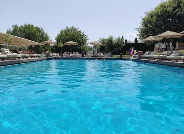 greece/western-macedonia/bar/in-blue-pool-bar