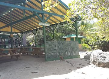 british-virgin-islands/the-baths-national-park/bar/poor-mans-bar