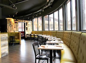 wyoming/jackson-hole/bar/gather-in-jackson-hole-for-food-drink