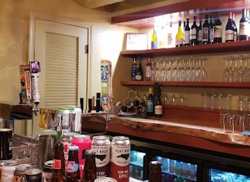north-carolina/yadkin-valley/bar/3-drinks-down-beverage-co