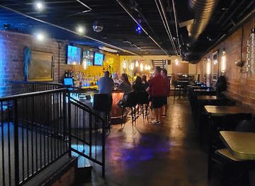 ohio/canton/bar/rae-s-on-court