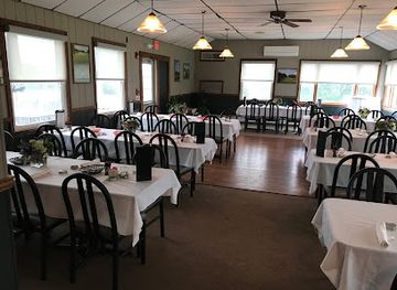 rhode-island/napatree-point-conservation-area/bar/winnapaug-country-club-restaurant