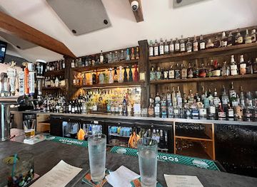 connecticut/hammonasset-beach-state-park/bar/comomango-mexican-kitchen-and-cantina