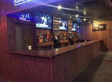 kansas/manhattan/bar/johnny-kaw-s-yard-bar