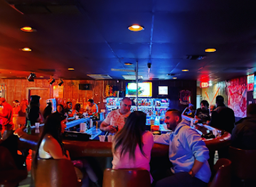 florida/everglades-national-park/bar/eddie-s-place