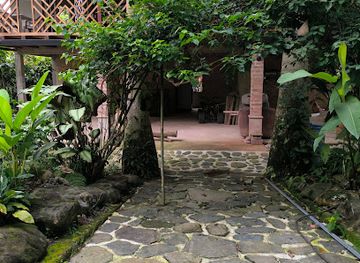 ecuador/southern-sierra/bar/lacasa-greensite