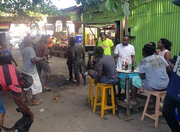 grenada/saint-patrick/bar/crab-hole