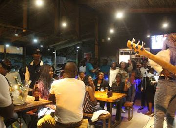 mozambique/maputo-province/bar/mavies-bar