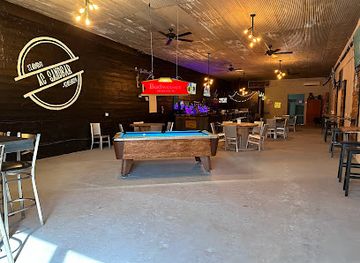 kansas/flint-hills/bar/the-sandbar