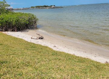 florida/sebastian-inlet-state-park/bar/earl-s-hideaway-lounge