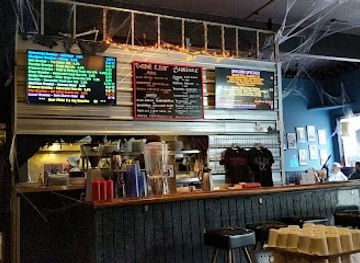 alaska/southwest-alaska/bar/skylark-cafe-club
